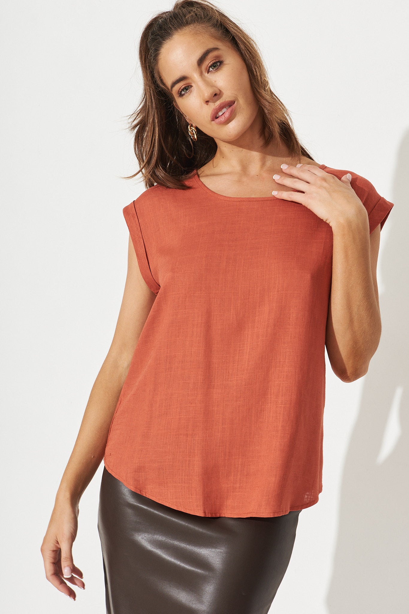 Rejina Top In Rust Linen Blend - Image 4
