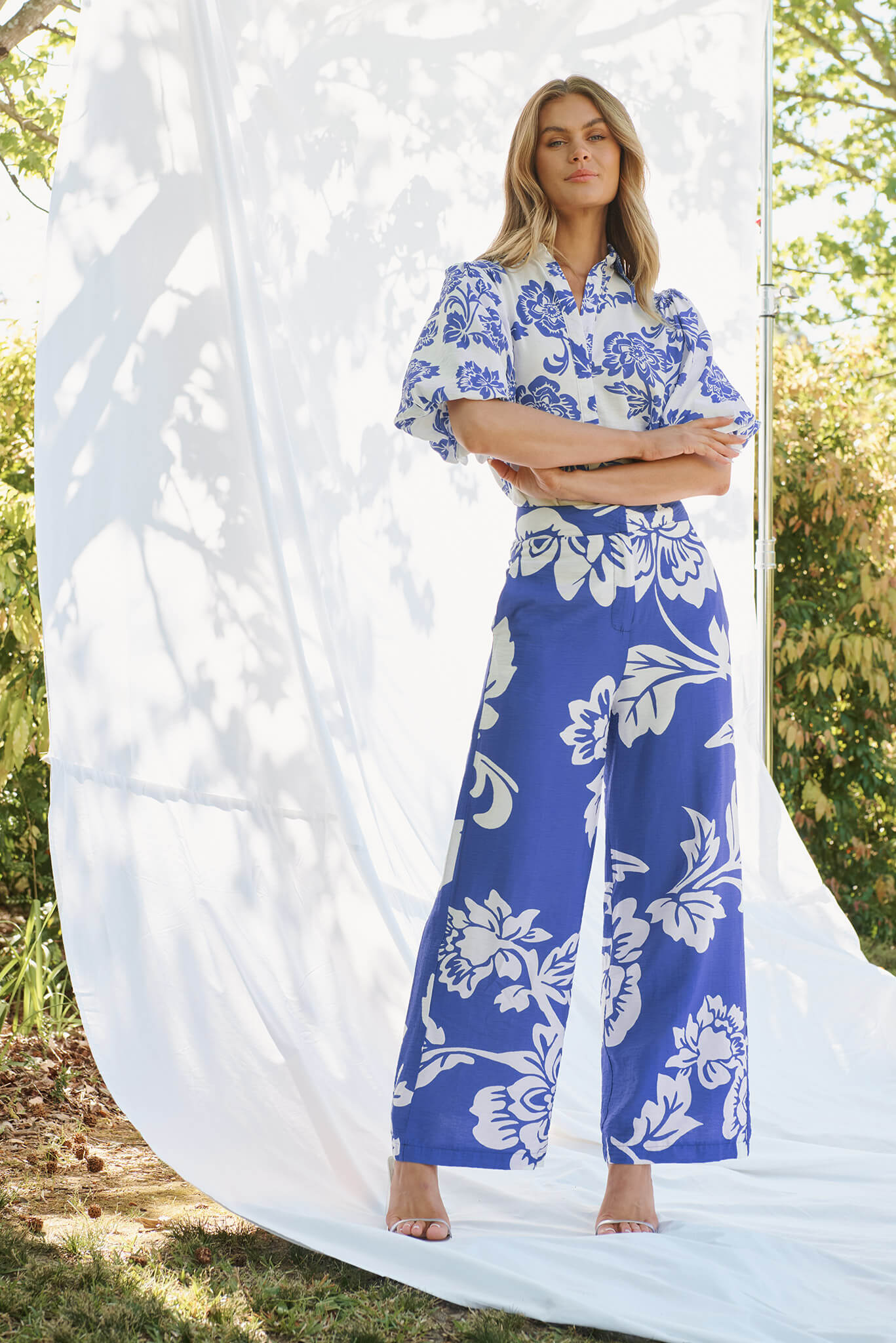 Aldridge Pant In Blue With White Floral - Image 5