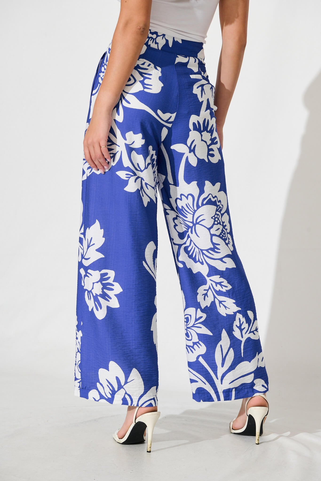 Aldridge Pant In Blue With White Floral - Image 7