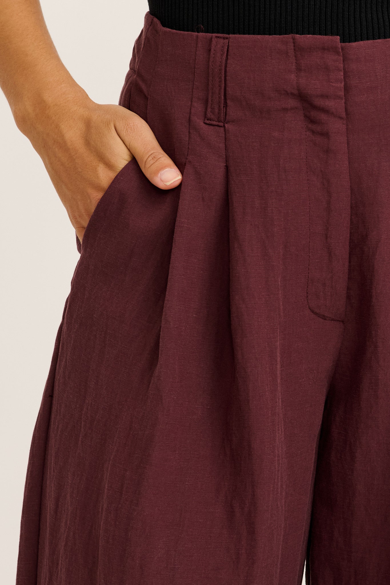 Acia Balloon Pant in Chocolate - Image 5