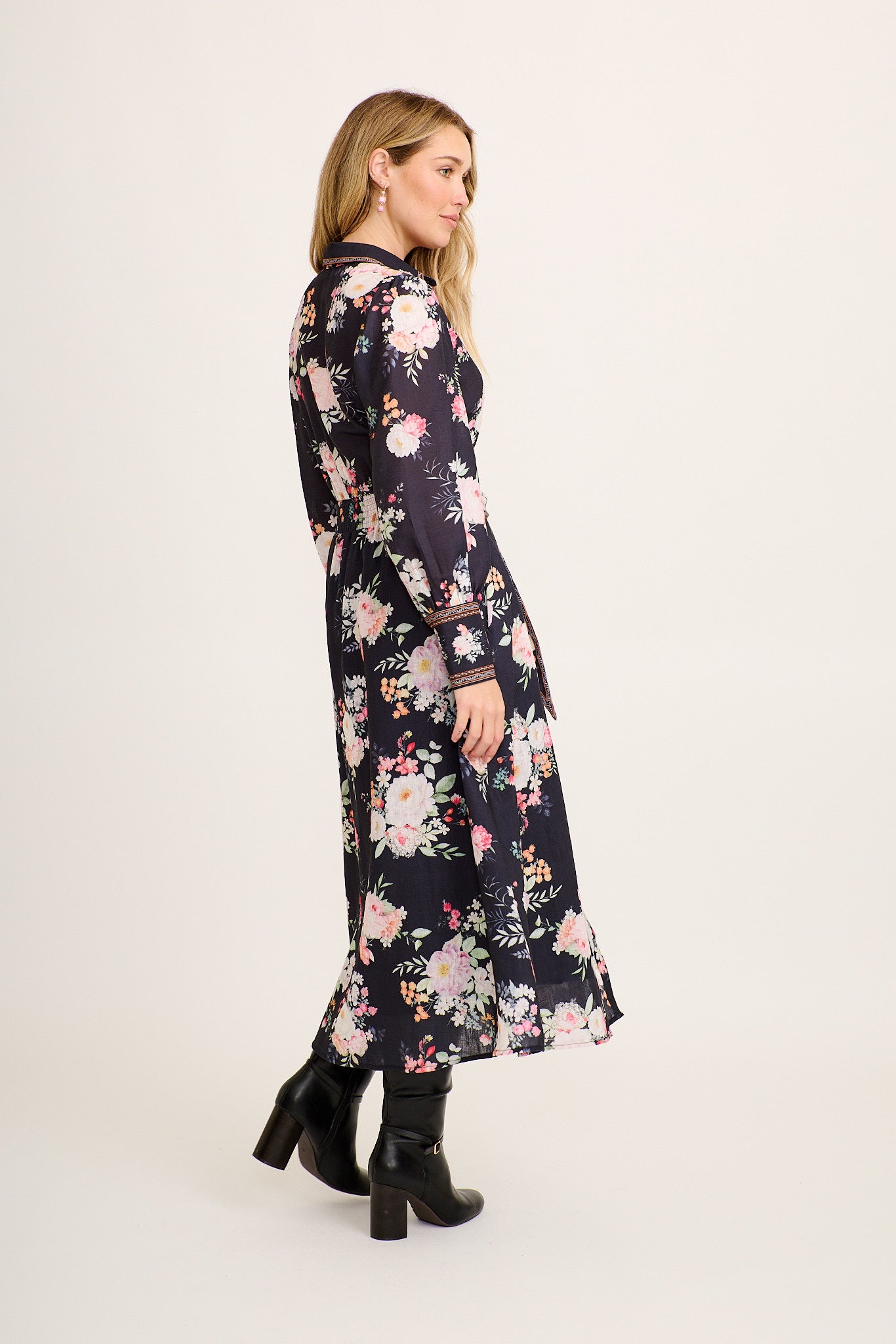 Chic In Bloom Maxi Shirt Dress in Black Floral Linen Blend - Image 3